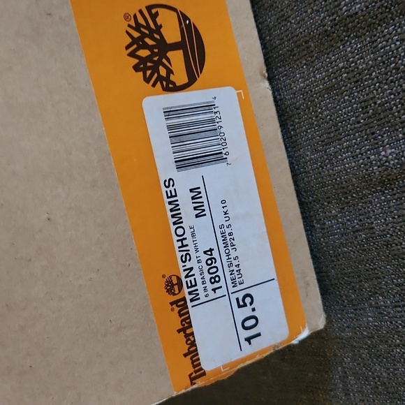 Mens/Hommes 6in Wheat Nubuck Timberland Boots Size 10.5 (Price is firm) - Picture 2 of 9